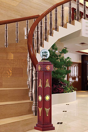 古銅（tóng）立柱