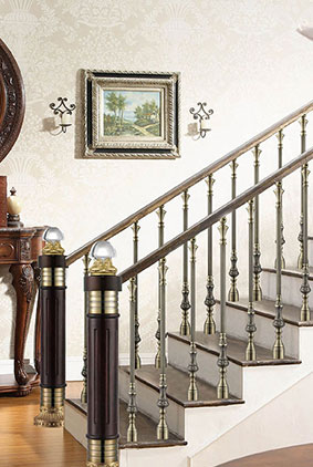 古（gǔ）銅立柱