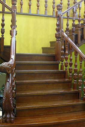 實木樓（lóu）梯扶手