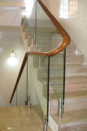 玻（bō）璃樓梯扶手