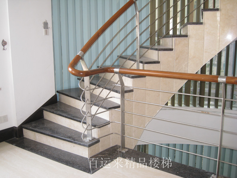 複式樓（lóu）梯